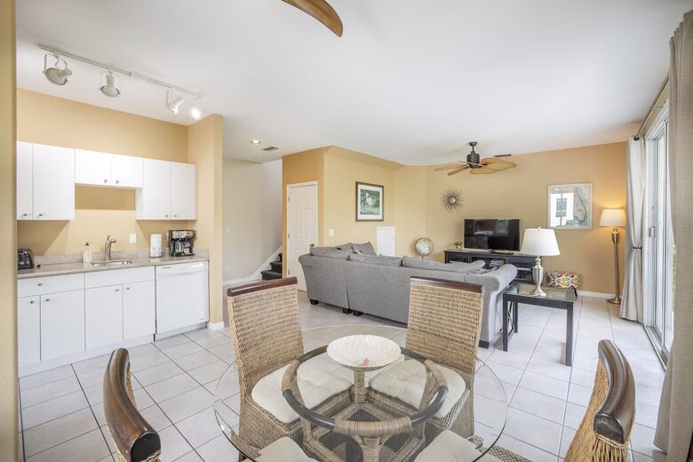 Sophisticated Siesta Key Retreat with Resort Pool - Sarasota, Florida