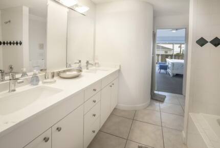 Sophisticated Siesta Key Retreat with Resort Pool - Sarasota, Florida