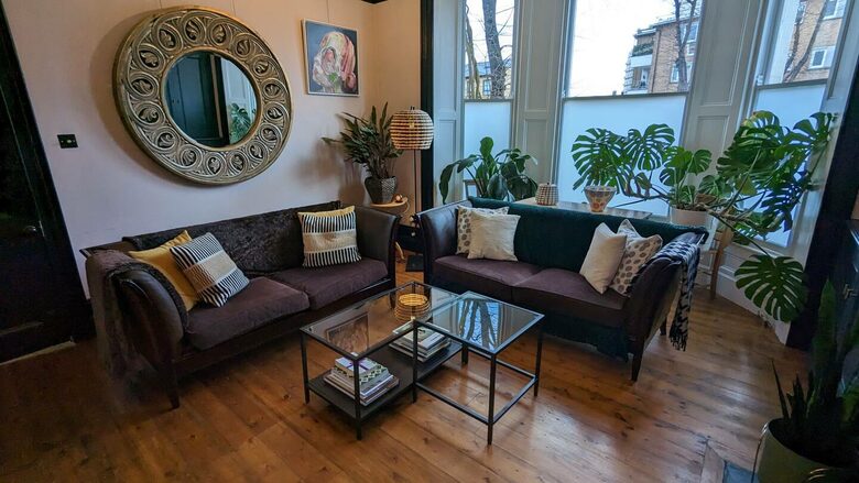 Elegant Victorian Home with Rooftop Terrace in Prime London - London, United Kingdom