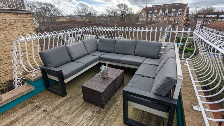 Elegant Victorian Home with Rooftop Terrace in Prime London - London, United Kingdom