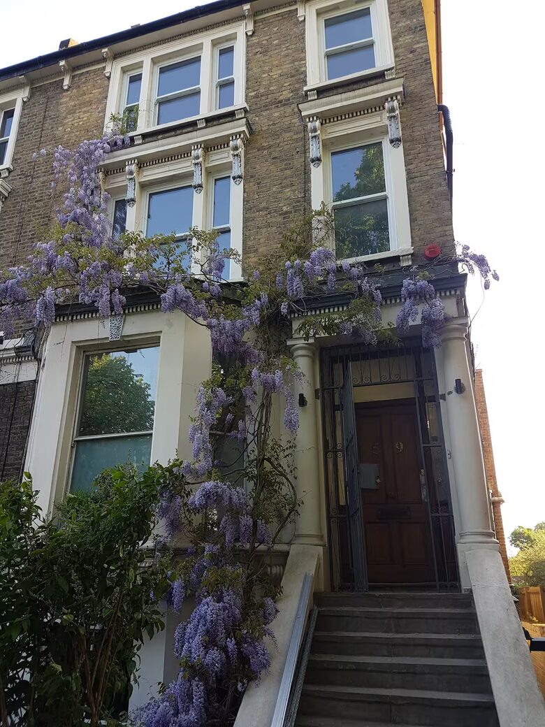 Elegant Victorian Home with Rooftop Terrace in Prime London - London, United Kingdom
