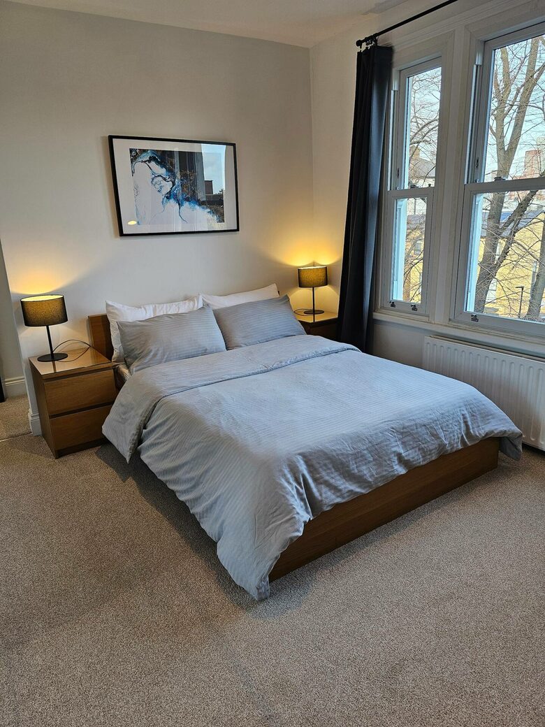 Elegant Victorian Home with Rooftop Terrace in Prime London - London, United Kingdom
