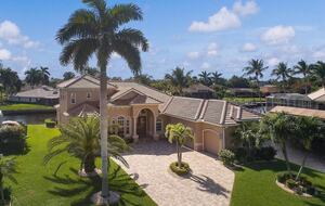 Elegant Canalfront Escape in Cape Coral - Cape Coral, Florida