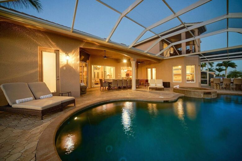 Elegant Canalfront Escape in Cape Coral - Cape Coral, Florida