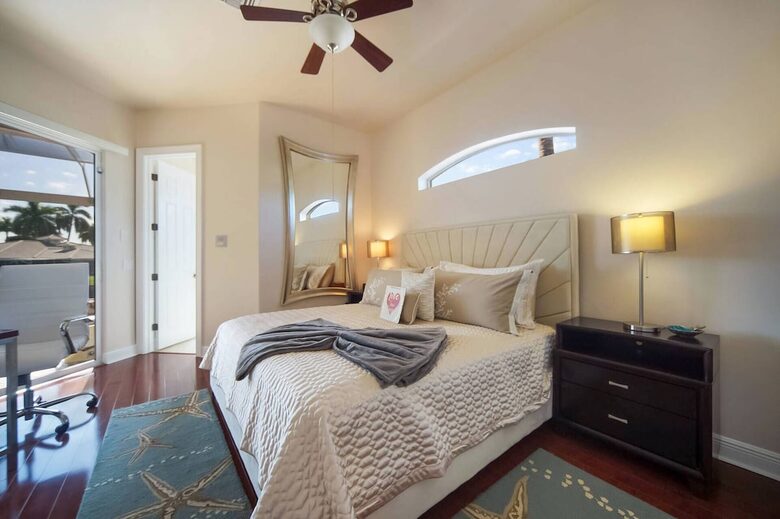 Elegant Canalfront Escape in Cape Coral - Cape Coral, Florida