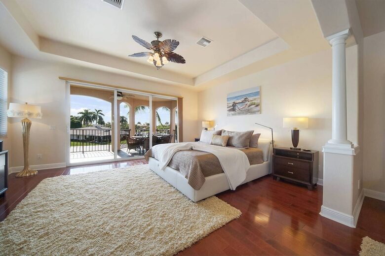 Elegant Canalfront Escape in Cape Coral - Cape Coral, Florida
