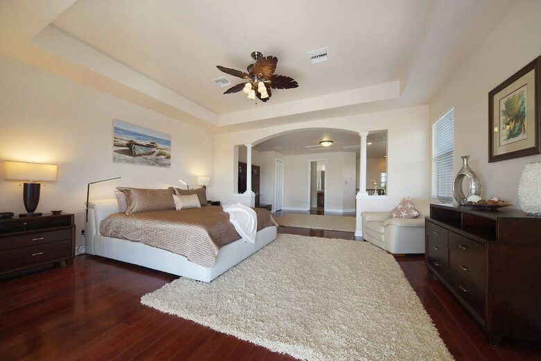 Elegant Canalfront Escape in Cape Coral - Cape Coral, Florida