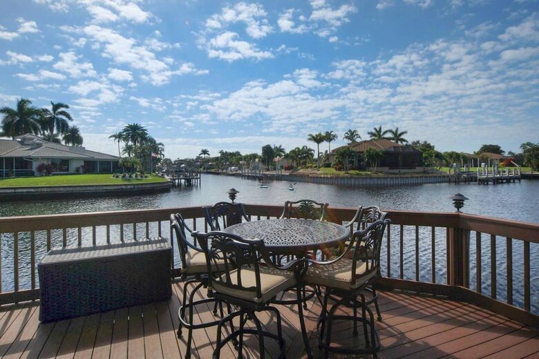 Elegant Canalfront Escape in Cape Coral - Cape Coral, Florida