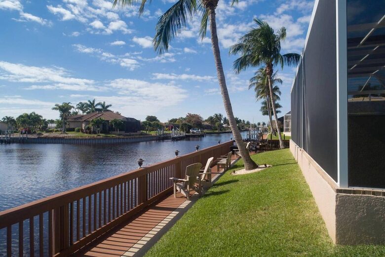 Elegant Canalfront Escape in Cape Coral - Cape Coral, Florida