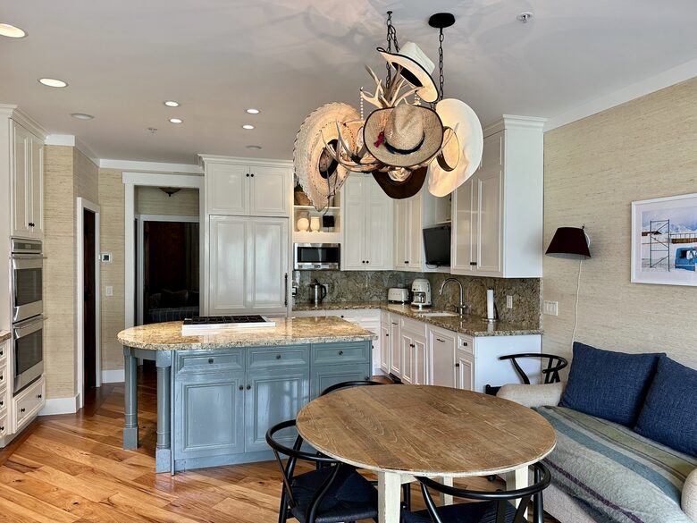 Kitchen with eating nook