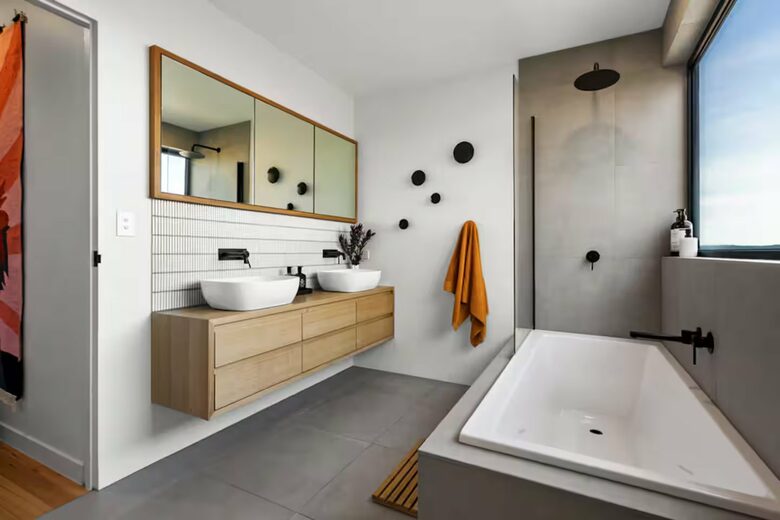 Sophisticated Cliffside Retreat with Panoramic Hobart Views - Hobart, Australia