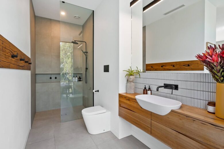 Sophisticated Cliffside Retreat with Panoramic Hobart Views - Hobart, Australia