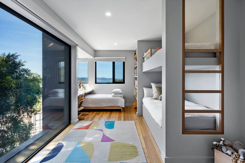 Sophisticated Cliffside Retreat with Panoramic Hobart Views - Hobart, Australia