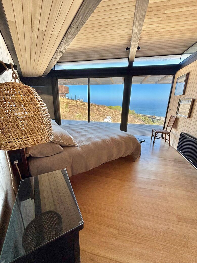 Harmonious Triangle House with Ocean Views in Matanzas - Navidad, Chile