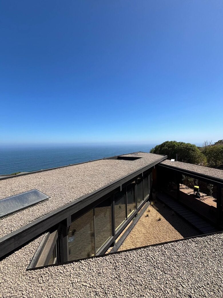 Harmonious Triangle House with Ocean Views in Matanzas - Navidad, Chile