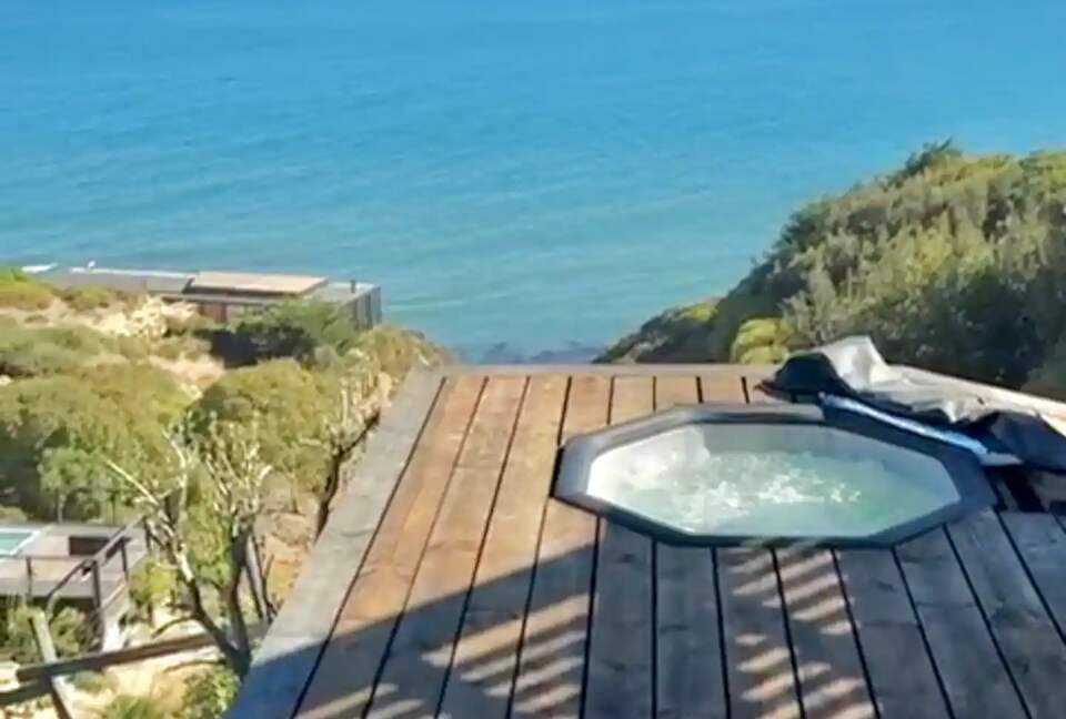 Harmonious Triangle House with Ocean Views in Matanzas - Navidad, Chile