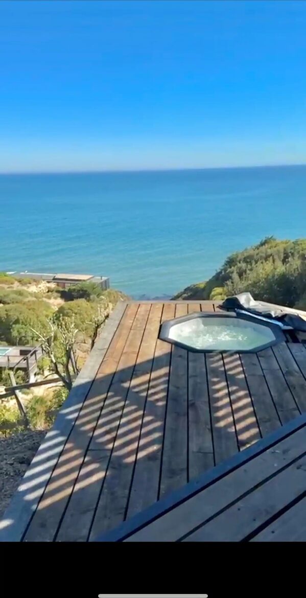 Harmonious Triangle House with Ocean Views in Matanzas - Navidad, Chile