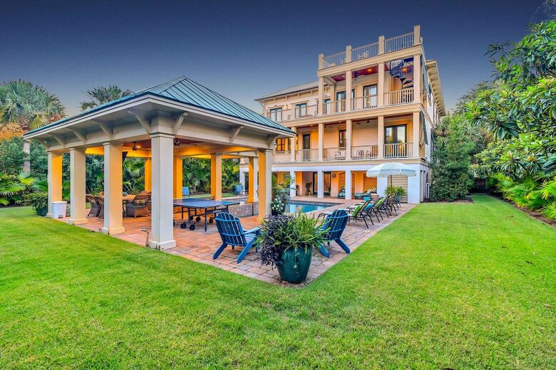Aprés Sea! Private Resort Living Steps from the Shore - Isle of Palms, South Carolina