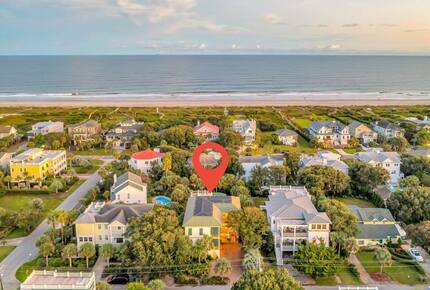Aprés Sea! Private Resort Living Steps from the Shore - Isle of Palms, South Carolina