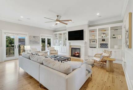Aprés Sea! Private Resort Living Steps from the Shore - Isle of Palms, South Carolina
