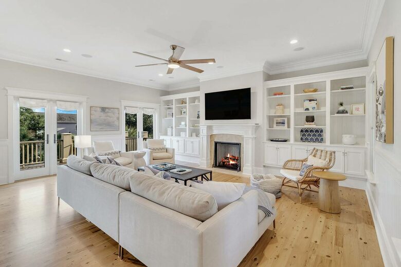 Aprés Sea! Private Resort Living Steps from the Shore - Isle of Palms, South Carolina