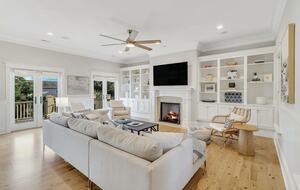 Aprés Sea! Private Resort Living Steps from the Shore - Isle of Palms, South Carolina