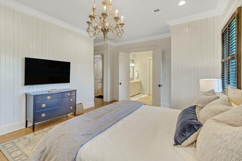 Aprés Sea! Private Resort Living Steps from the Shore - Isle of Palms, South Carolina