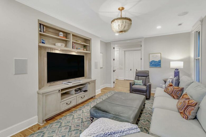 Aprés Sea! Private Resort Living Steps from the Shore - Isle of Palms, South Carolina