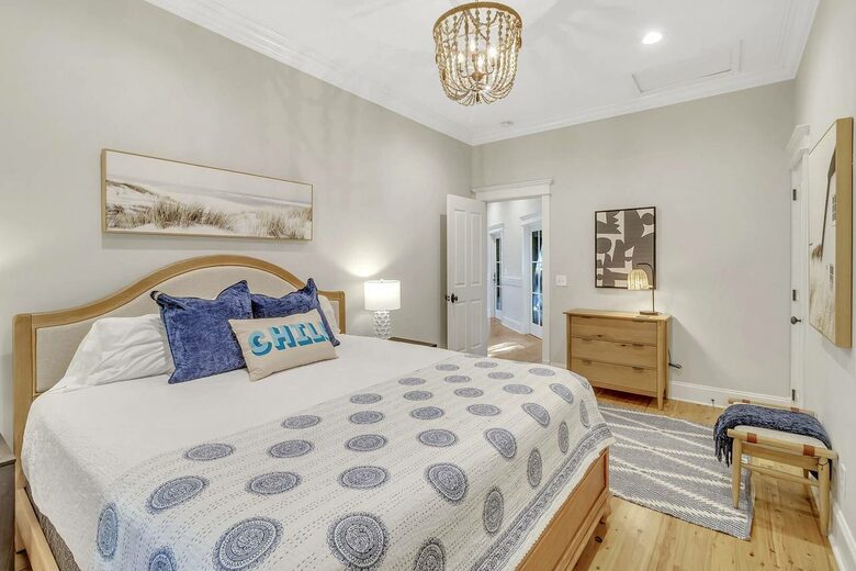 Aprés Sea! Private Resort Living Steps from the Shore - Isle of Palms, South Carolina