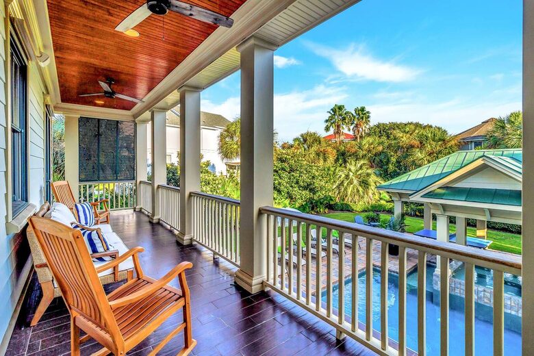 Aprés Sea! Private Resort Living Steps from the Shore - Isle of Palms, South Carolina
