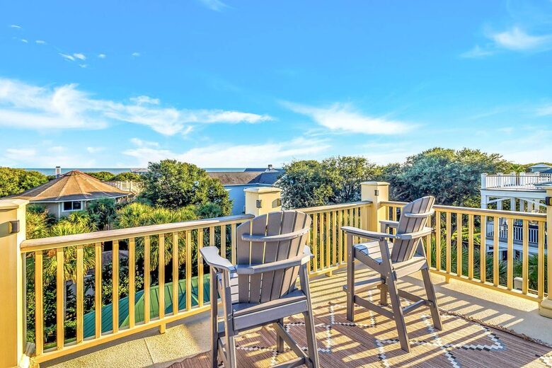 Aprés Sea! Private Resort Living Steps from the Shore - Isle of Palms, South Carolina