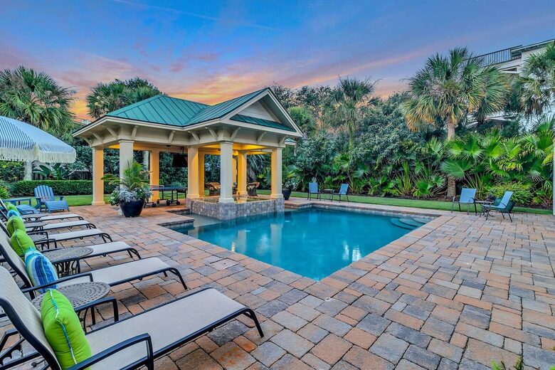 Aprés Sea! Private Resort Living Steps from the Shore - Isle of Palms, South Carolina