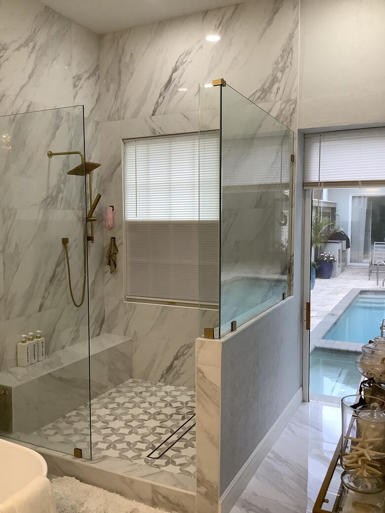 Elegant Estate with Private Dock & Golf Access in Naples - Naples, Florida