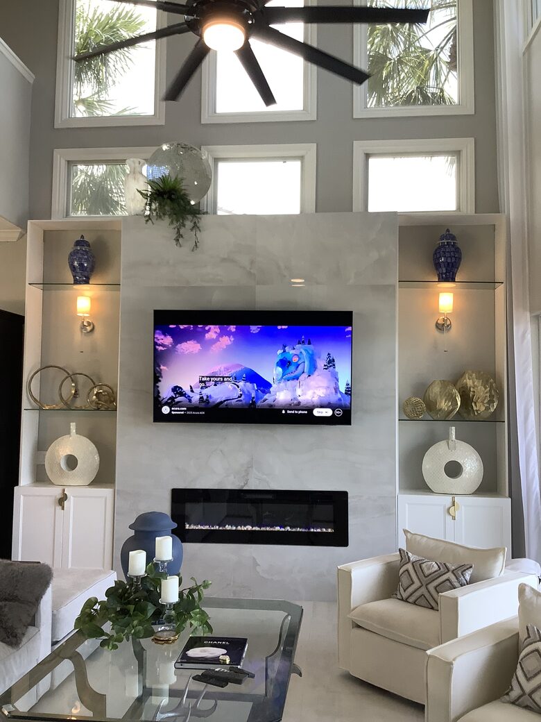Elegant Estate with Private Dock & Golf Access in Naples - Naples, Florida
