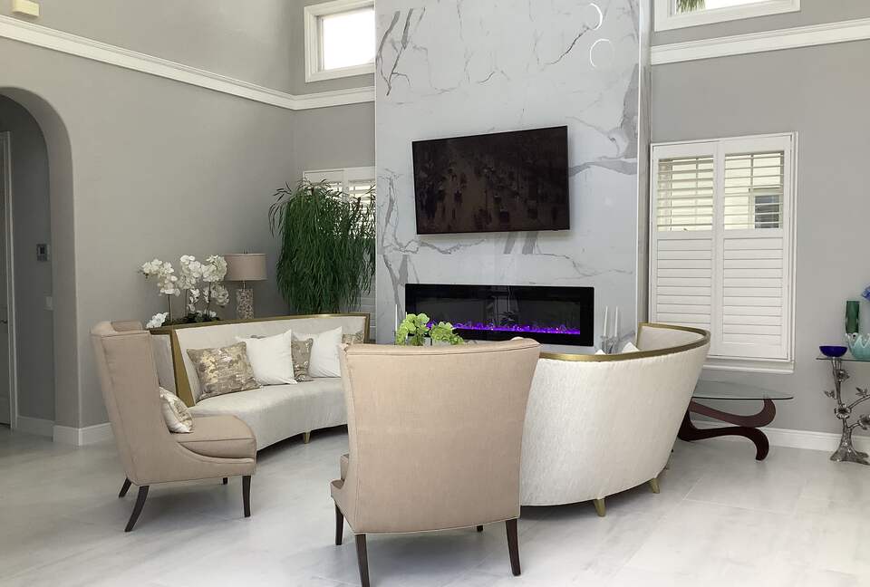 Elegant Estate with Private Dock & Golf Access in Naples - Naples, Florida
