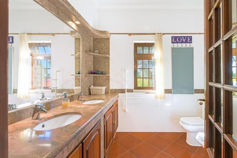 Family Villa with Private Pool Near Santo André Lagoon - Brescos, Santo André, Portugal