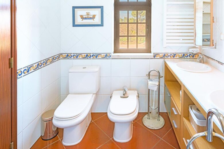 Family Villa with Private Pool Near Santo André Lagoon - Brescos, Santo André, Portugal