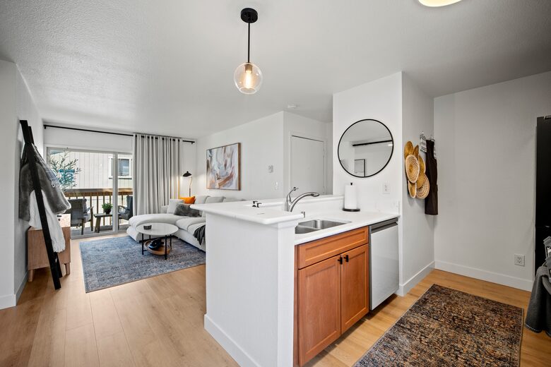 Modern Coastal Escape In Monterey Near Carmel - Monterey, California