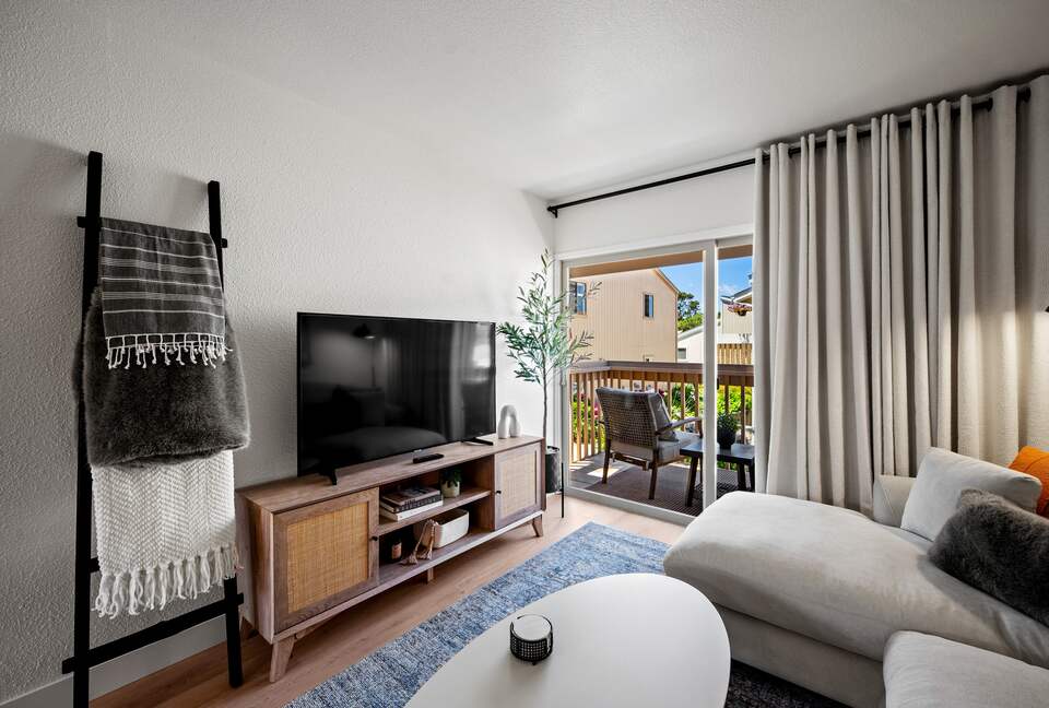Modern Coastal Escape In Monterey Near Carmel - Monterey, California