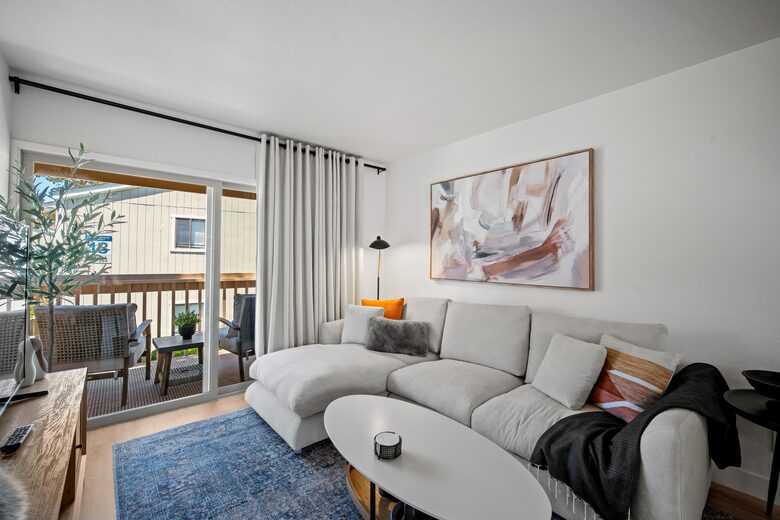 Modern Coastal Escape In Monterey Near Carmel - Monterey, California