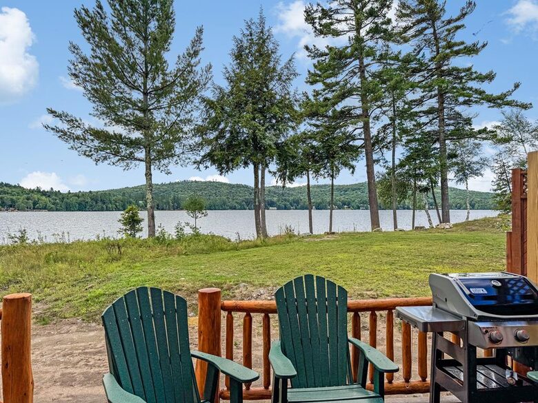 Rocky Point Lakefront Cabin - Inlet, New York