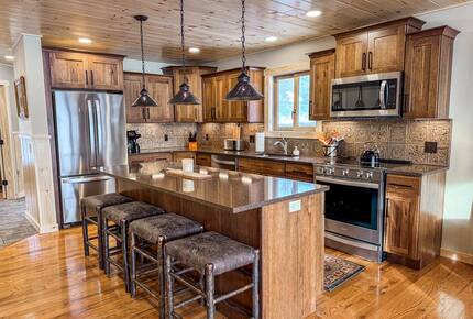 Elegant Escape in the Heart of the Adirondacks - Inlet, New York
