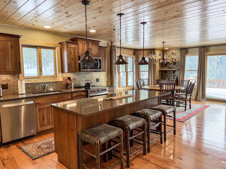 Elegant Escape in the Heart of the Adirondacks - Inlet, New York
