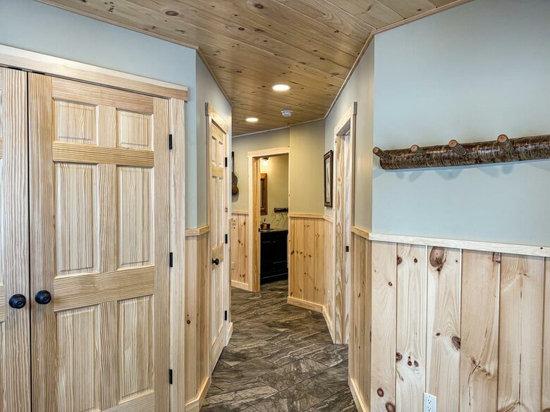 Elegant Escape in the Heart of the Adirondacks - Inlet, New York