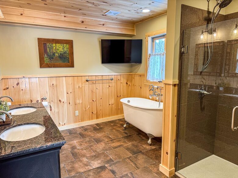 Elegant Escape in the Heart of the Adirondacks - Inlet, New York