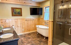 Elegant Escape in the Heart of the Adirondacks - Inlet, New York