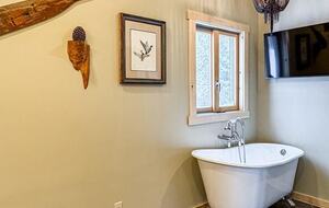Elegant Escape in the Heart of the Adirondacks - Inlet, New York
