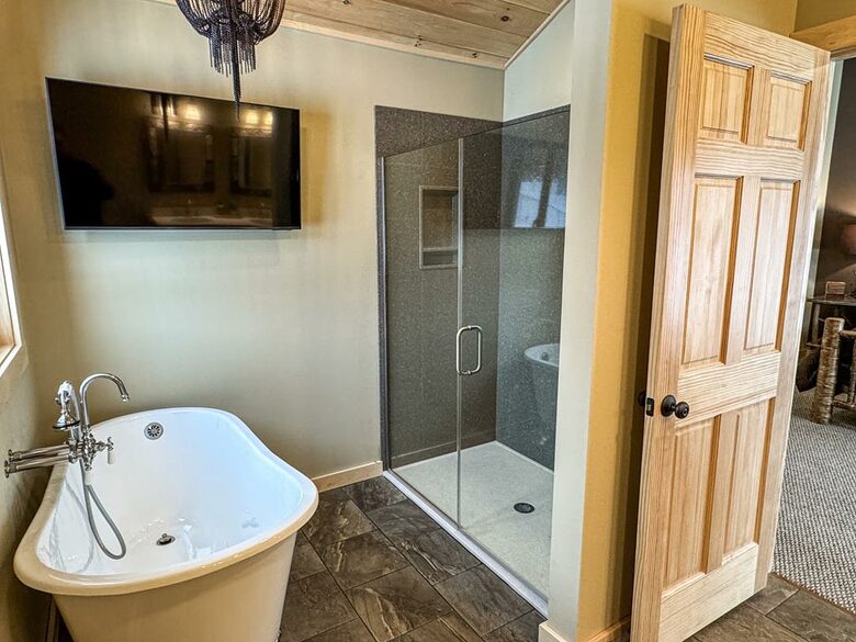 Elegant Escape in the Heart of the Adirondacks - Inlet, New York