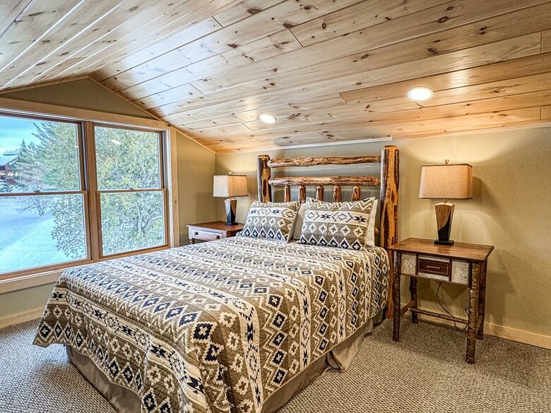 Elegant Escape in the Heart of the Adirondacks - Inlet, New York