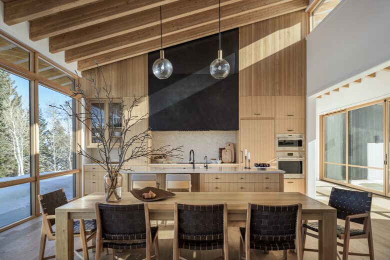 Contemporary Mountain Elegance in Victor’s Scenic Teton Valley - 45 minutes from Jackson Hole - Victor, Idaho